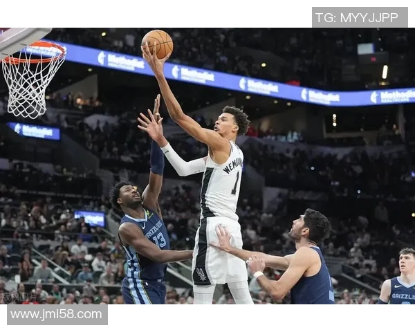 2011年NBA季后赛马刺与灰熊第五场激战回顾与精彩瞬间分析 2011年NBA季后赛马刺与灰熊第五场激战回顾与精彩瞬间分析